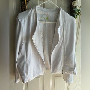 Woman’s white Lysse jacket size XL.